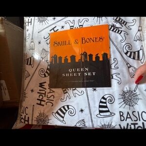 Skull & Bones Queen Sheet Set